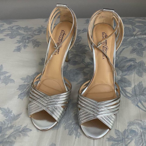 Badgley Mischka Open Toe Silver Stiletto heels - Picture 1 of 7